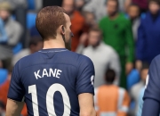 开云APP-黄色潜水艇与向日葵之海，当足球成为超越国界的盾牌