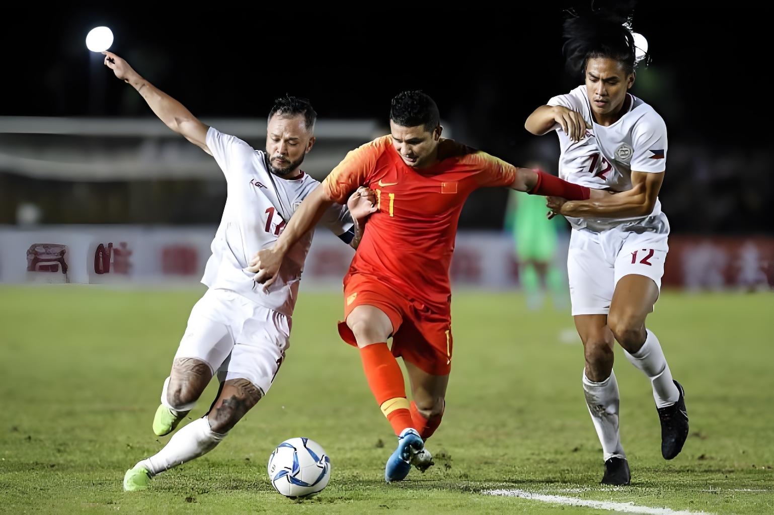 泰国球队在比赛中展现强悍实力 泰国球队在比赛中展现强悍实力