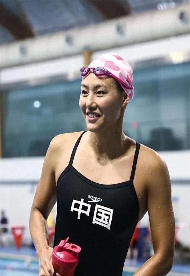 比利时选手表现优异夺得游泳冠军