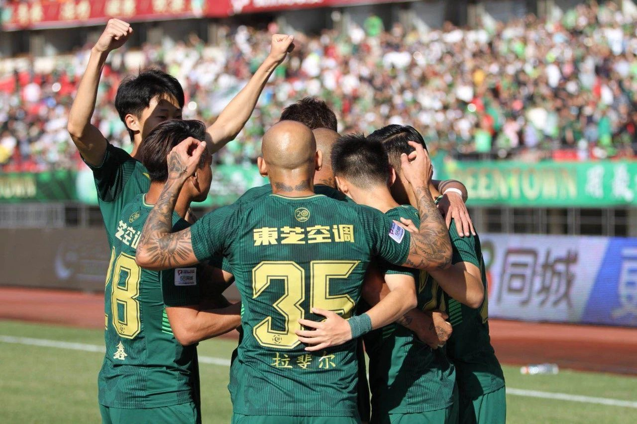 终极之夜!棒球冠军悬念即将揭晓 终极之夜!棒球冠军悬念即将揭晓