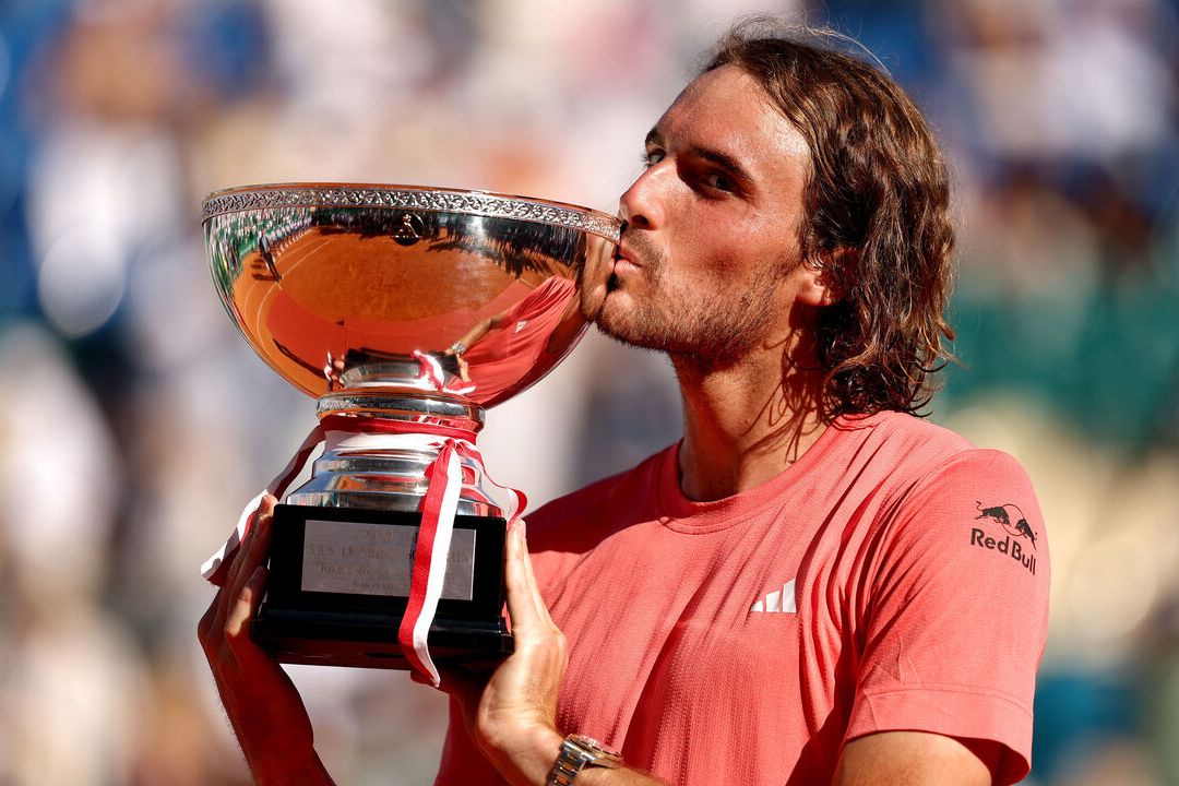 年终总决赛横扫联合杯，西西帕斯点燃赛场