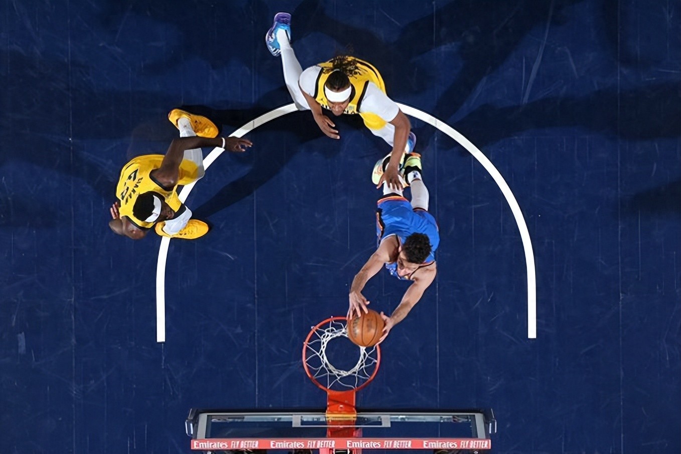 步行者逆转雷霆，布克关键制胜