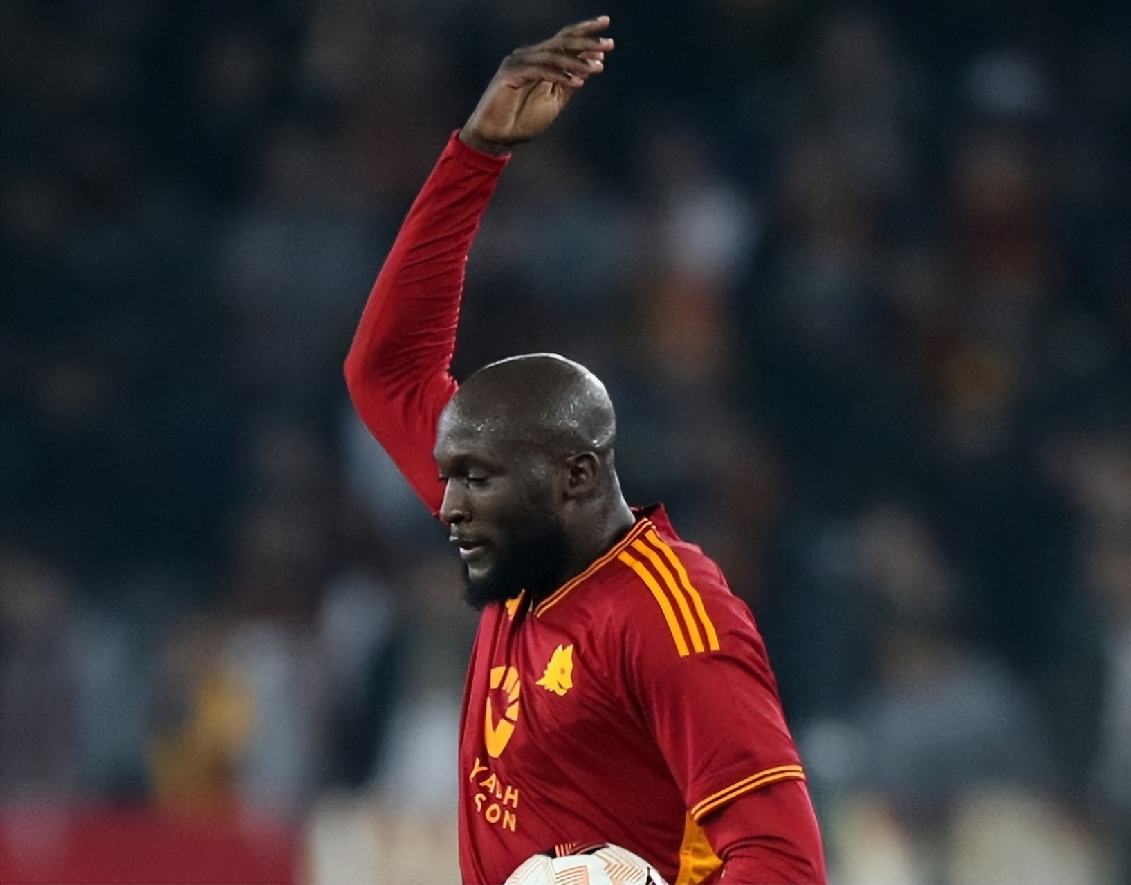 那不勒斯完胜丹麦，贝林厄姆扛起全队