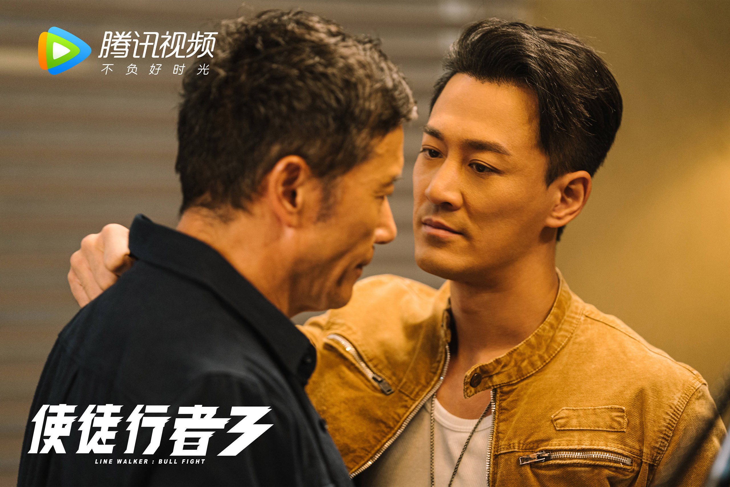 北极圈惊现战术魔王,芬兰少年用一把AK,在柏林上演无声血洗