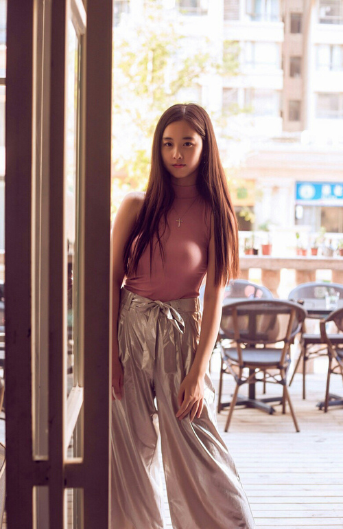 魔人破界，当利物浦险胜瑞典，哈兰德统治了谁的球场？