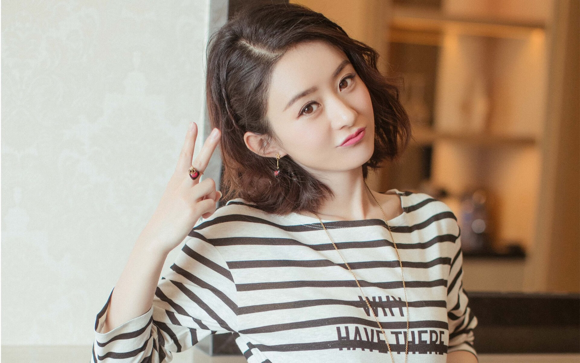 钢铁防线被尖刀撕碎！拉文42分凿穿骑士，尼克斯强势晋级书写黑马传奇