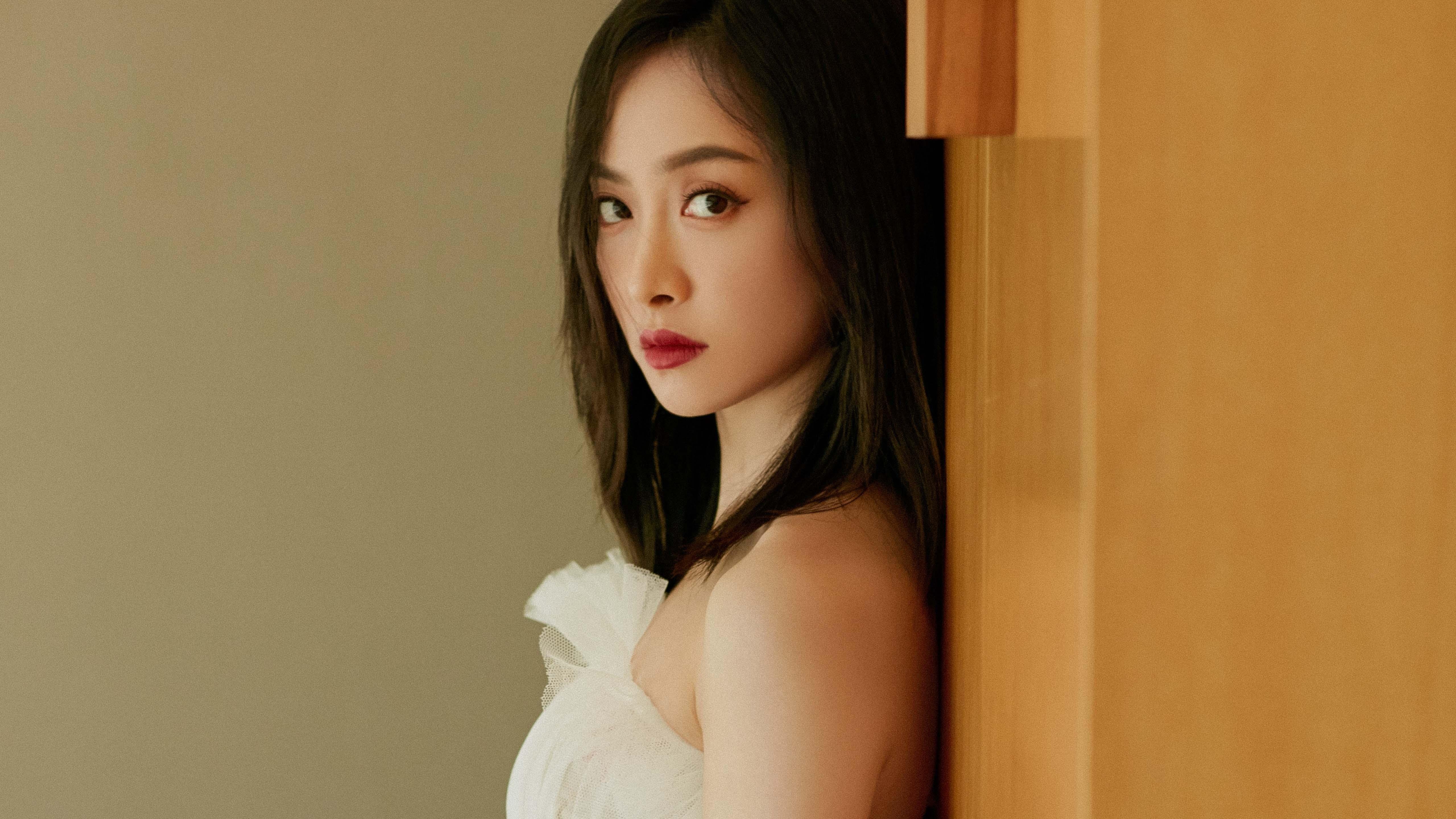 时间褶皱里的唯一性，当尼克斯压制森林狼，利拉德在F1赛道接管年度争冠