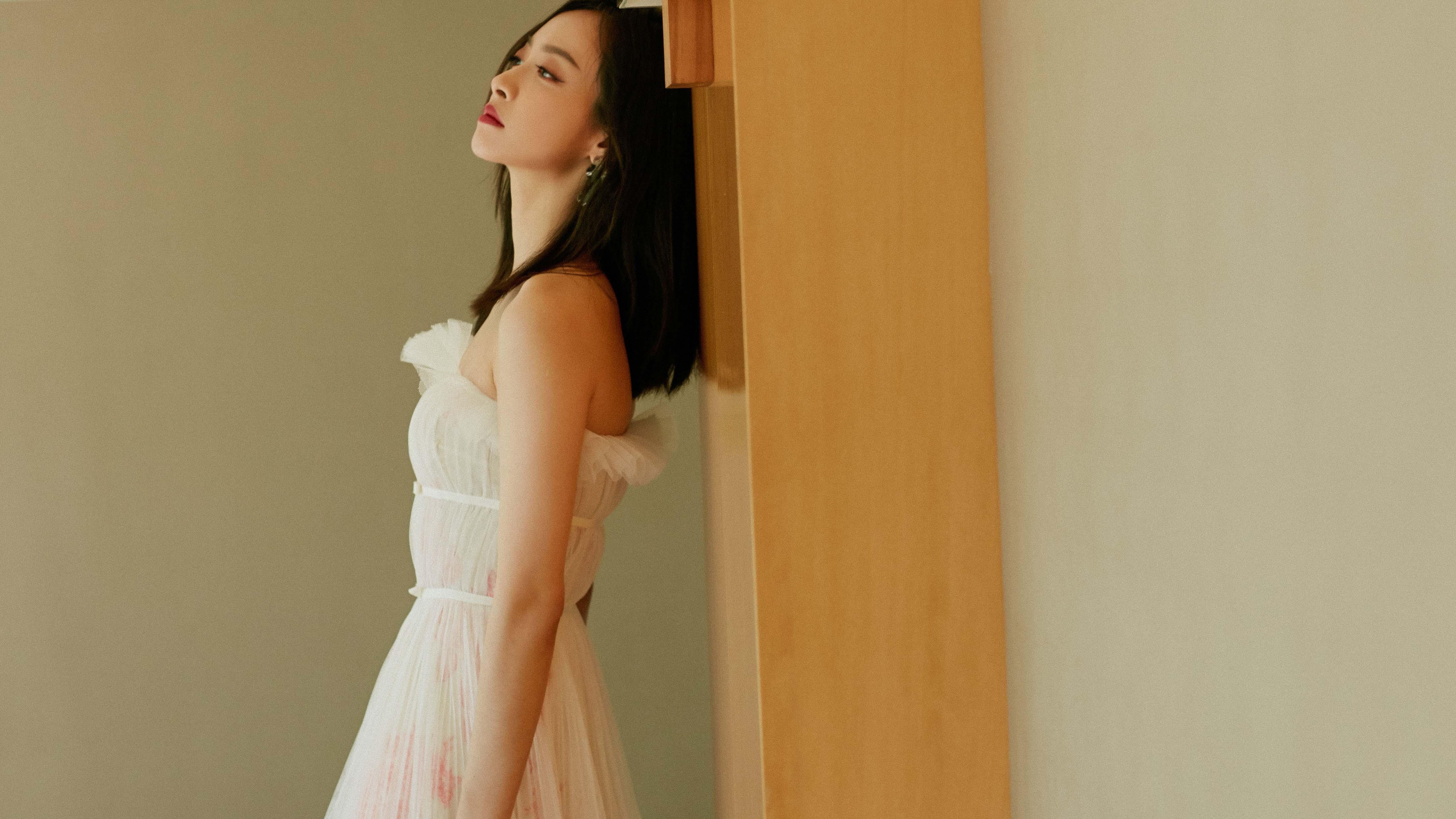 静默中心与喧嚣边缘,武切维奇的无声统治